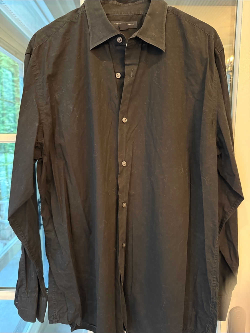 Banana Republic Men’s Black Long-Sleeve Button Shirt